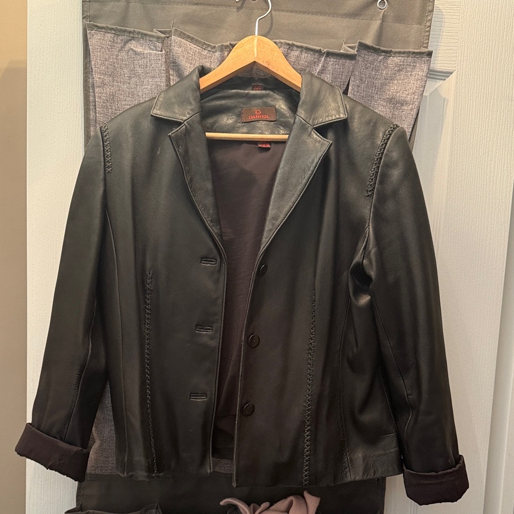 Danier Black Leather Women's Jacket